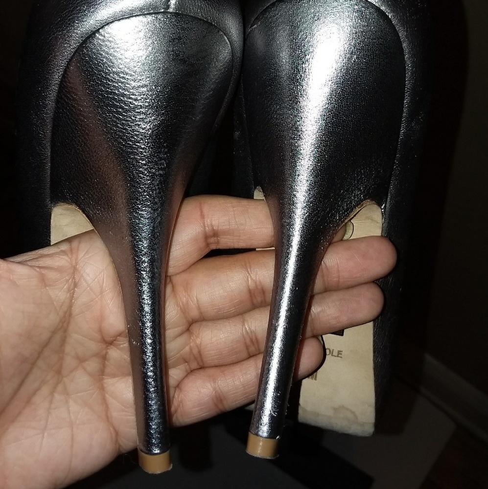 Badgley Mischka jewel high heels - Picture 5 of 8